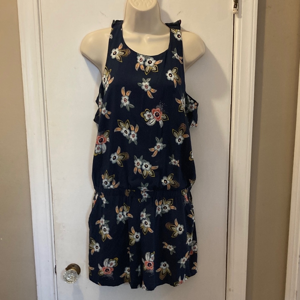 LOFT small Navy Floral romper shortfall racerback rayon 25-303-03